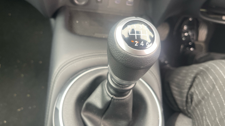 Nissan Juke 1.0 DiG-T N-Connecta 5dr Petrol Hatchback